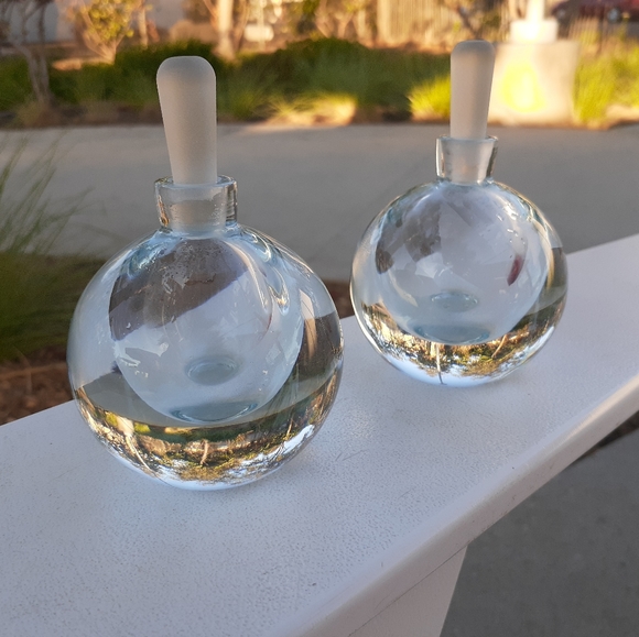 Pair VTG signed & numbered glass perfume bottles - Picture 3 of 5